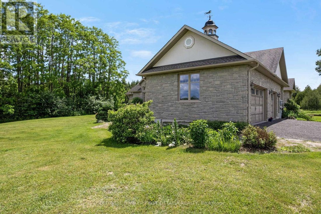 Land in Ottawa, Ontario, Canada 4 - 17998342