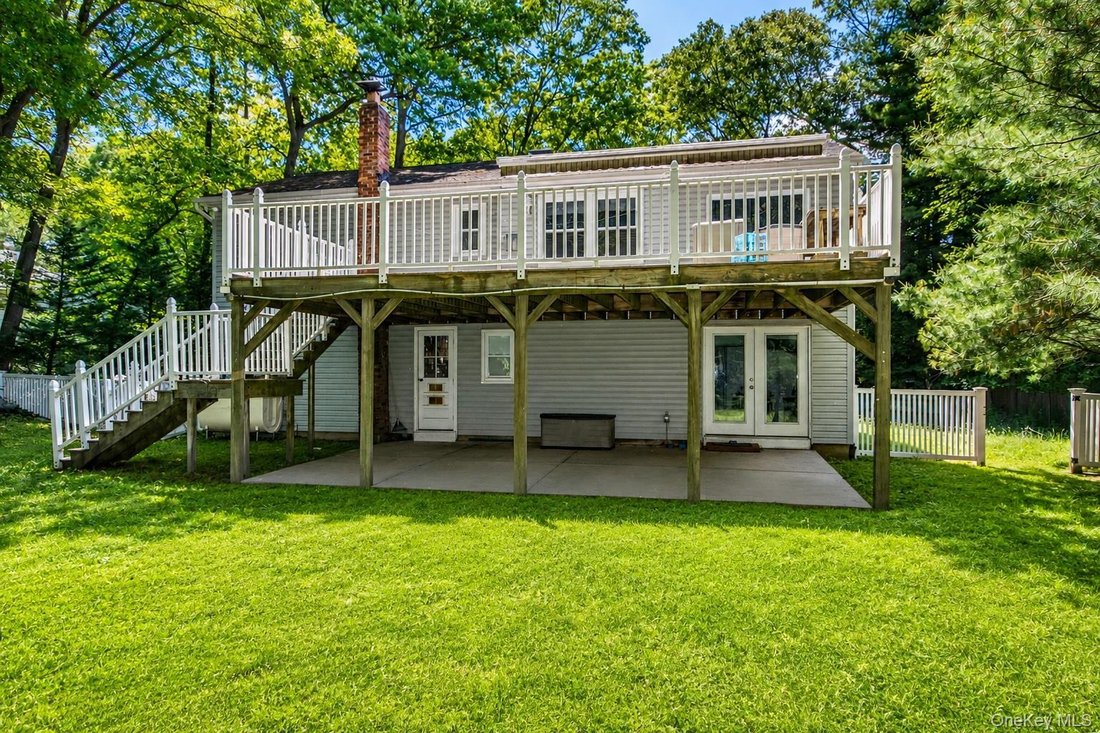 House in Smithtown, New York, United States 2 - 18678293