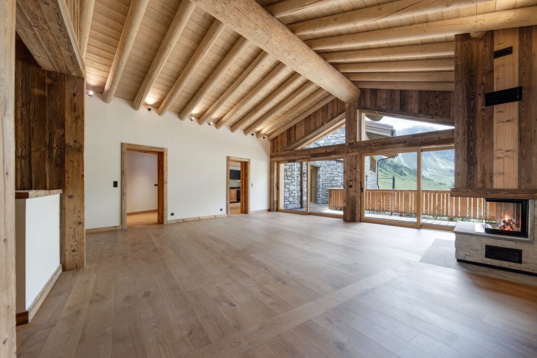 Chalet in Val-d'Isere, Auvergne-Rhône-Alpes, France 1 - 17817235