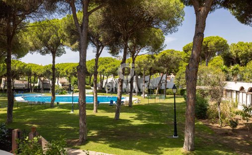 Townhouse in Atalaya-Isdabe, Estepona, Andalusia 1
