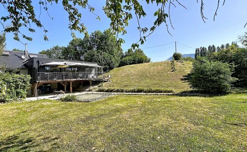 House in Apremont, Auvergne-Rhône-Alpes, France 1