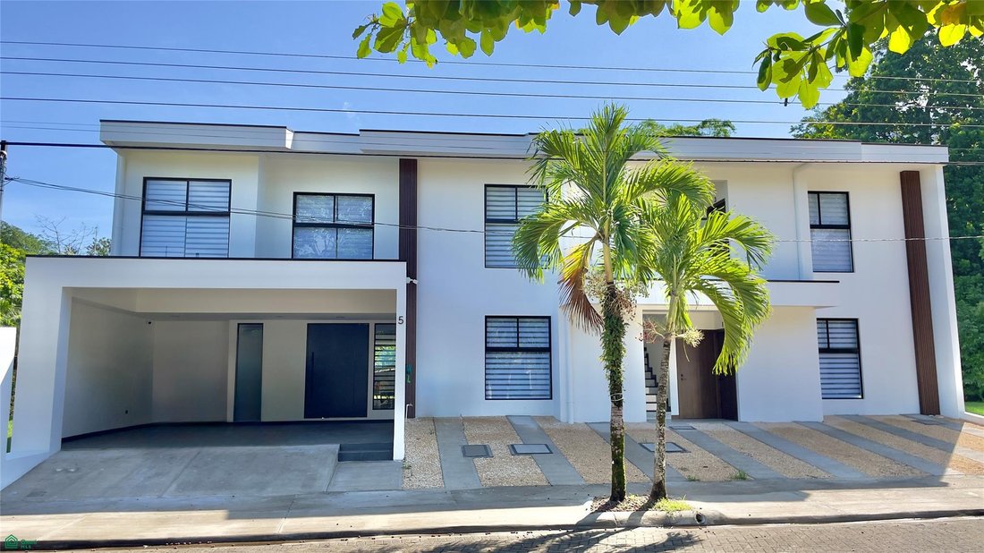 Condo in Tarcoles, Puntarenas Province, Costa Rica 1 - 18001045