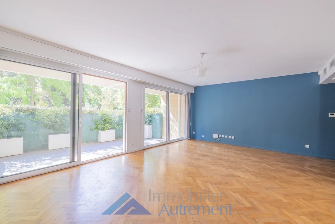 Apartment in Comtale-Cente-Cours Mirabeau, Aix-en-Provence, France 2 - 18675023