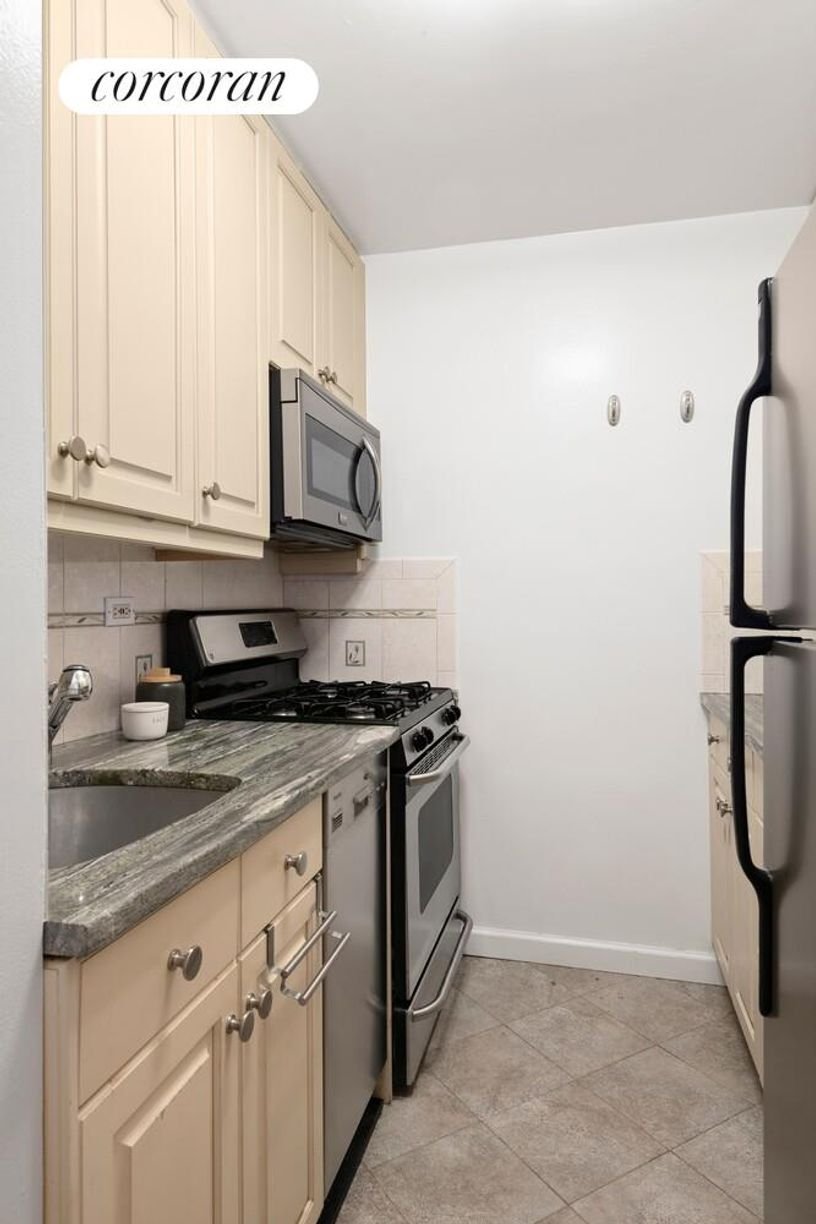 Co Op in New York, New York, United States 4 - 18674684