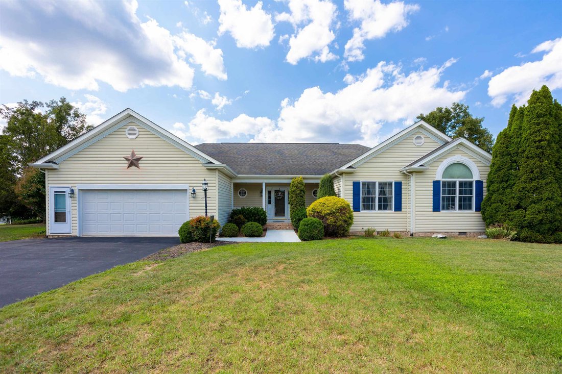 House in Fishersville, Virginia, United States 1 - 18676789