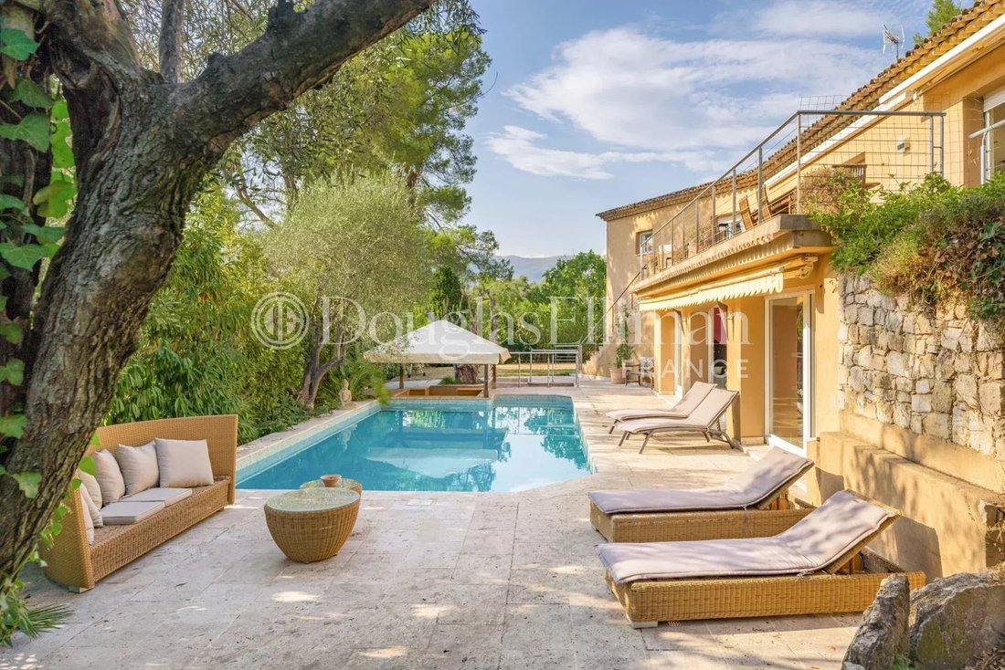 Villa in Sud, Roquefort-les-Pins, France 1 - 18675125