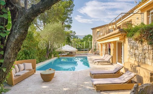 Villa in Sud, Roquefort-les-Pins, France 1