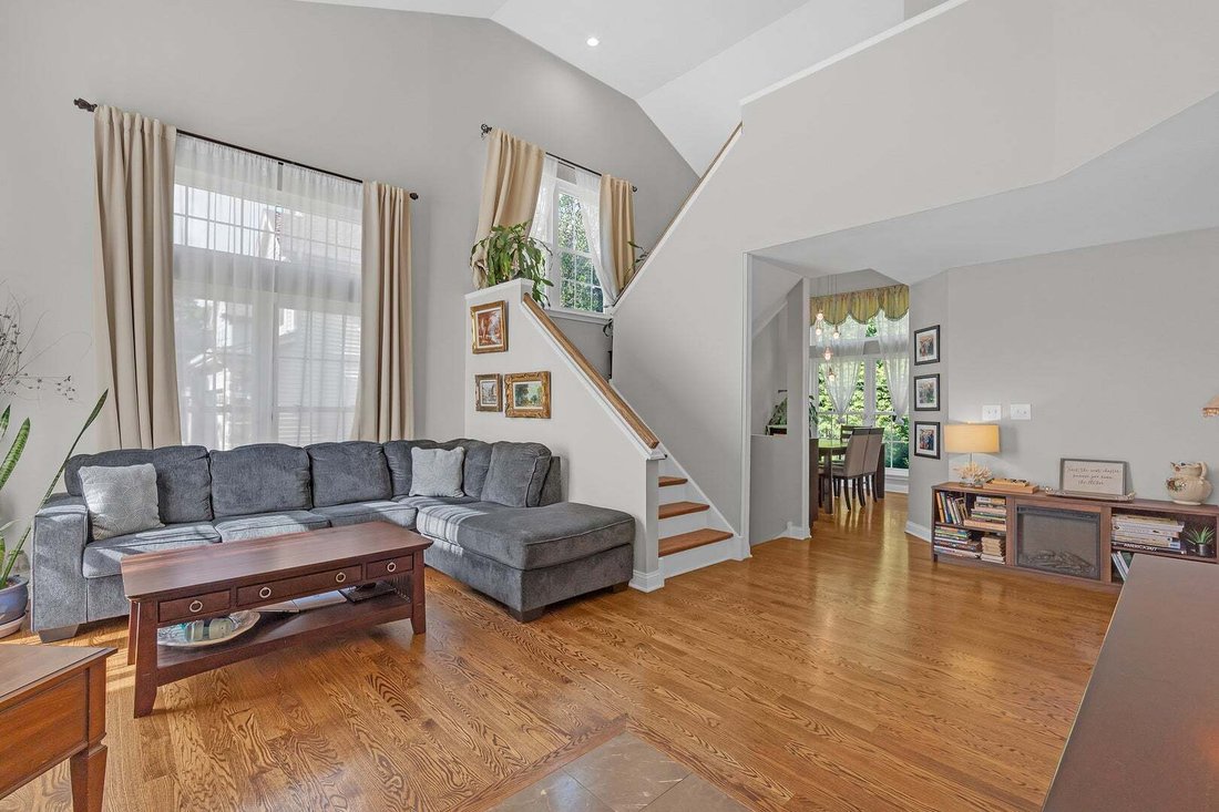 House in Buffalo Grove, Illinois, United States 4 - 18676401
