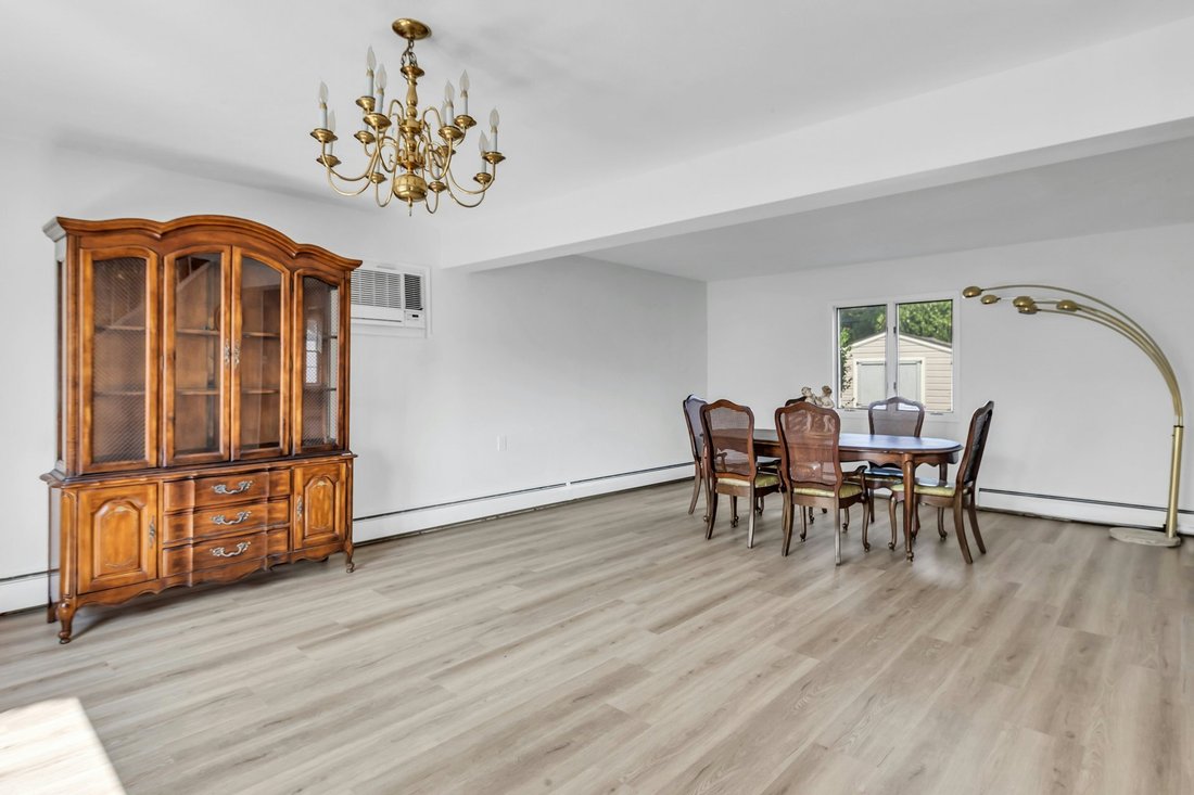 Casa en Levittown, Nueva York, Estados Unidos 5 - 18655026
