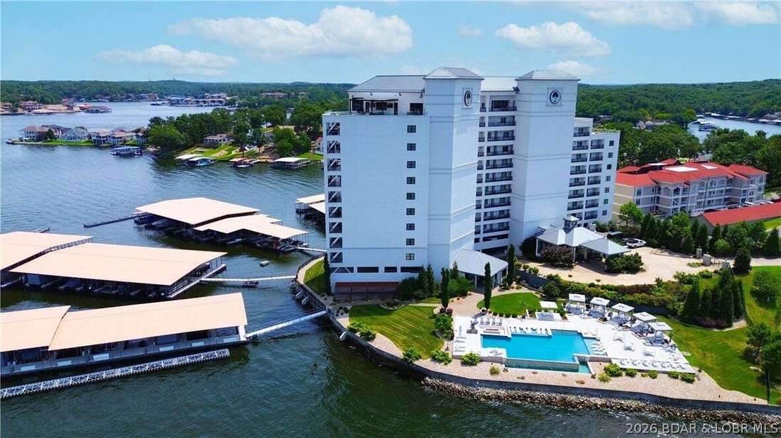 Condo in Sunrise Beach, Missouri, United States 1 - 18675748