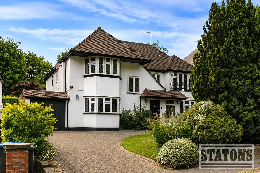 House in The Ridgeway, Enfield, England 2 - 18675809