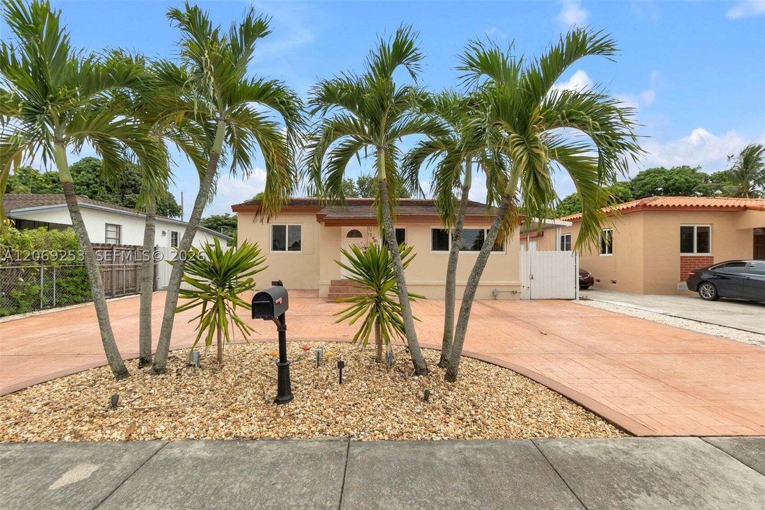 House in Hialeah, Florida, United States 1 - 18676865