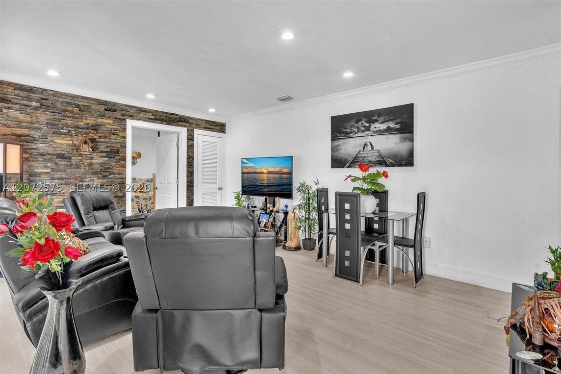 House in Hialeah, Florida, United States 4 - 18676878