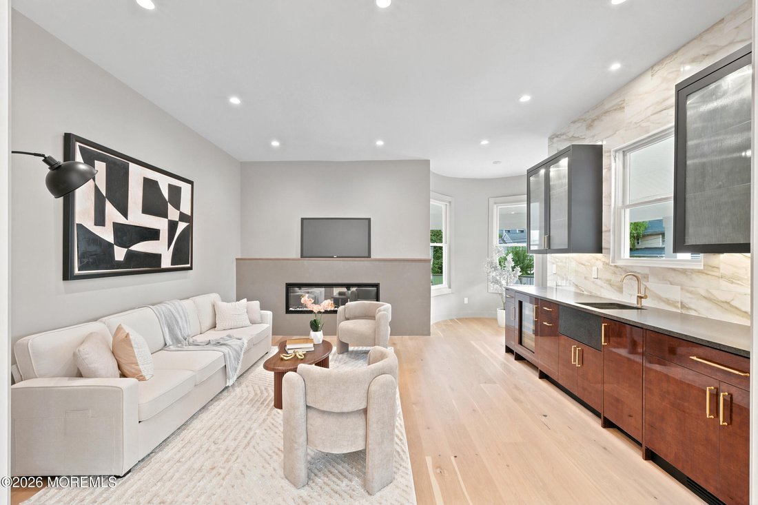 Long Branch, New Jersey, United States 5 - 18675396