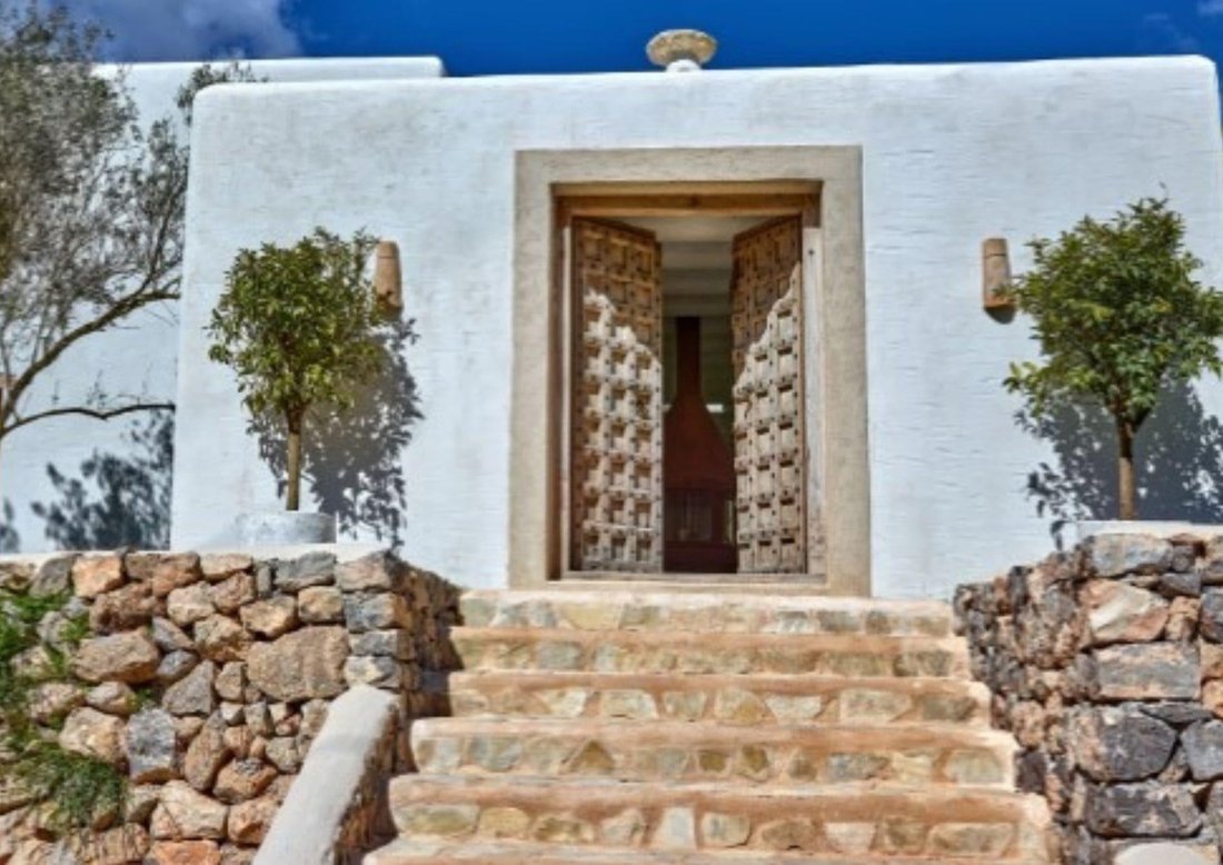 Villa in Sant Rafel de sa Creu, Sant Antoni de Portmany, Balearic Islands 2 - 18674702