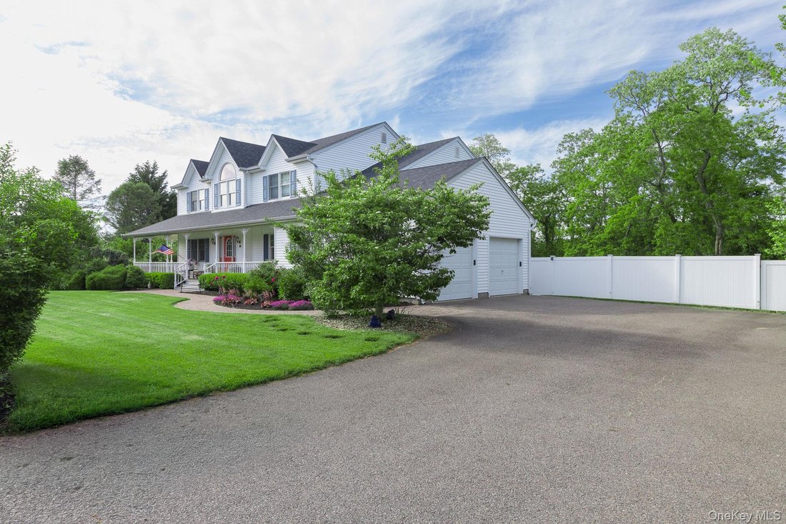 House in Calverton, New York, United States 2 - 18677550