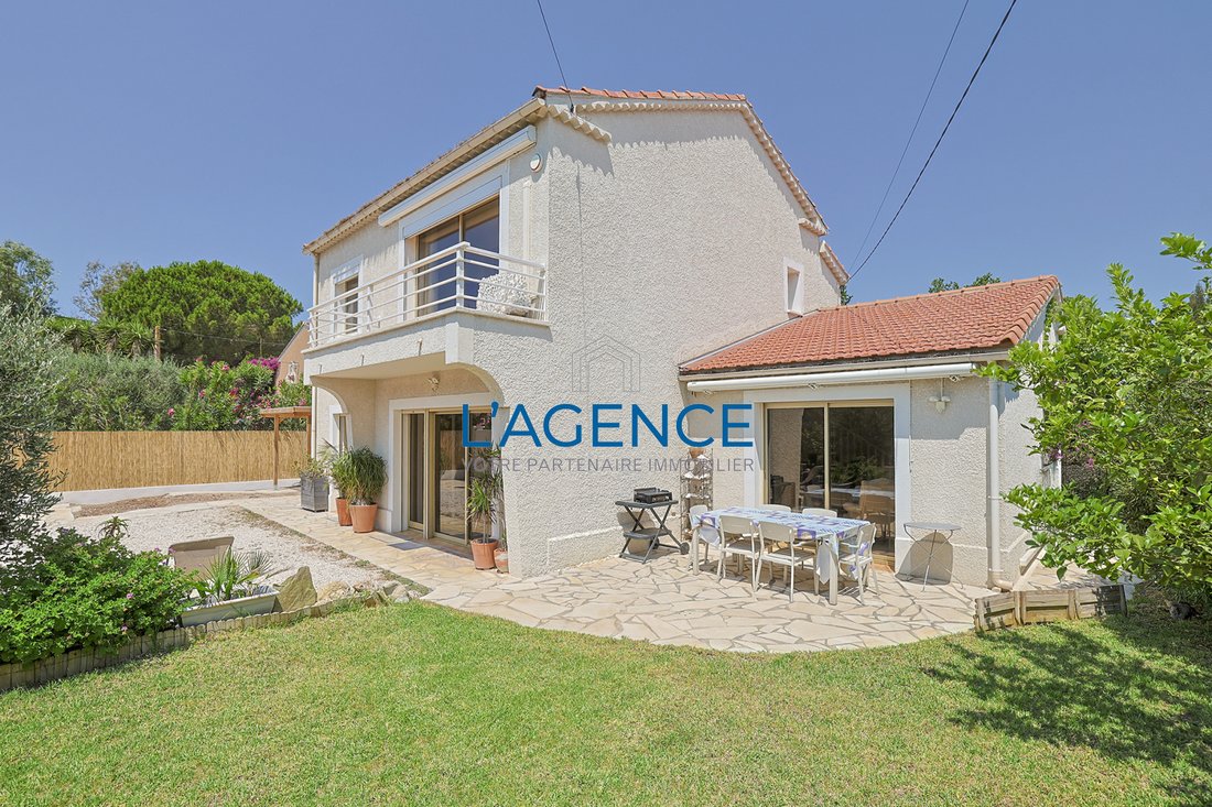 House in Hyeres, Provence-Alpes-Côte d'Azur, France 3 - 18674881