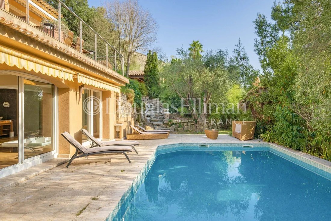 Villa in Sud, Roquefort-les-Pins, France 3 - 18675125