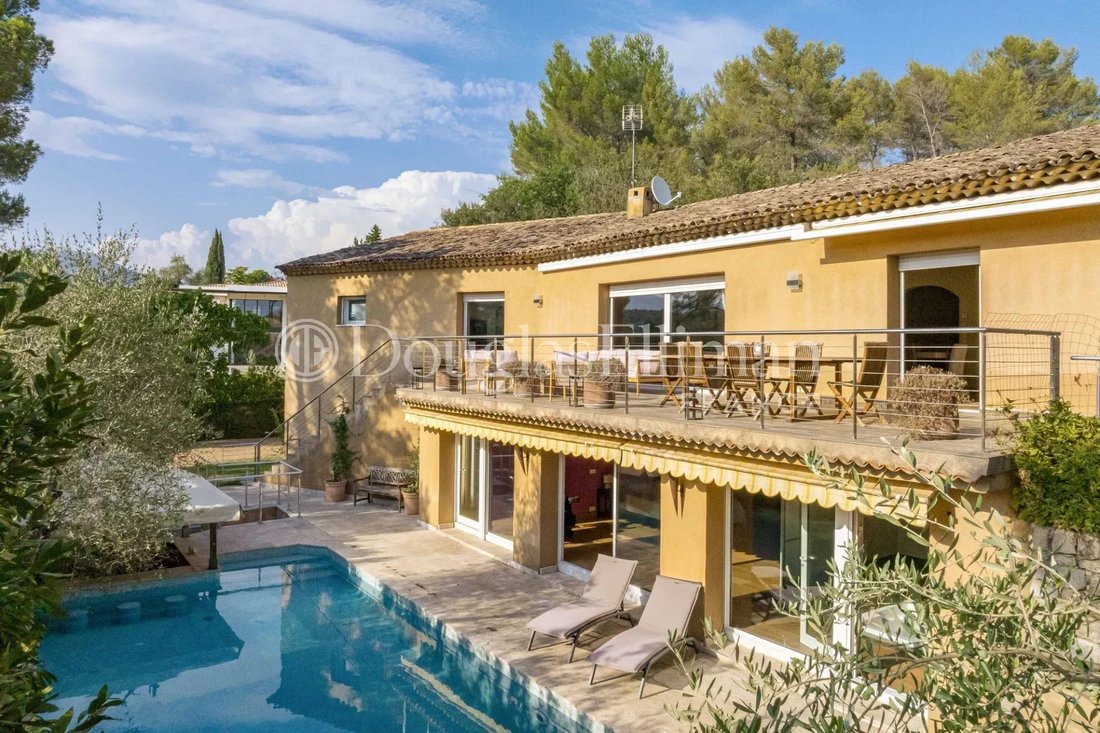 Villa in Sud, Roquefort-les-Pins, France 2 - 18675125