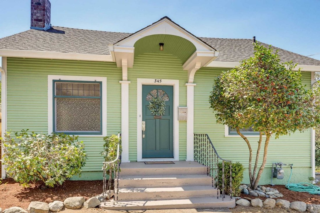 House in Ashland, Oregon, United States 2 - 18675525