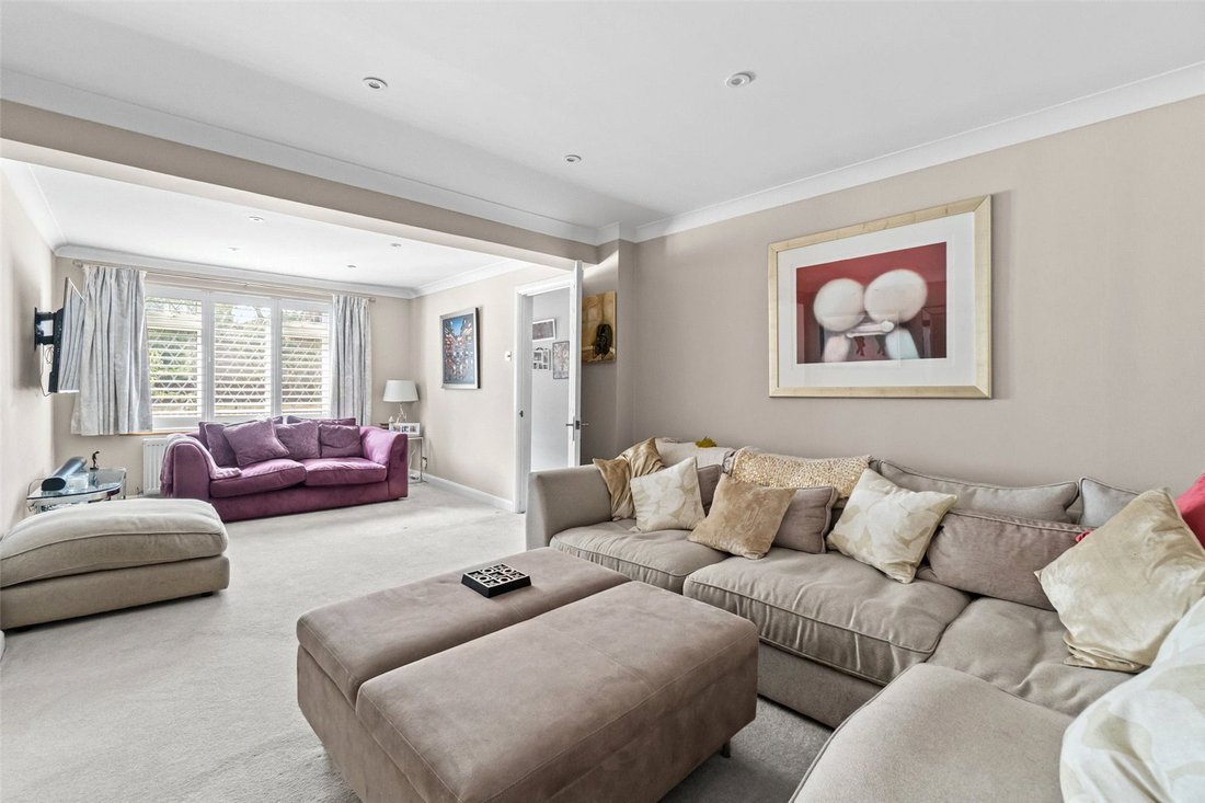 House in Sunbury, England 3 - 18678581