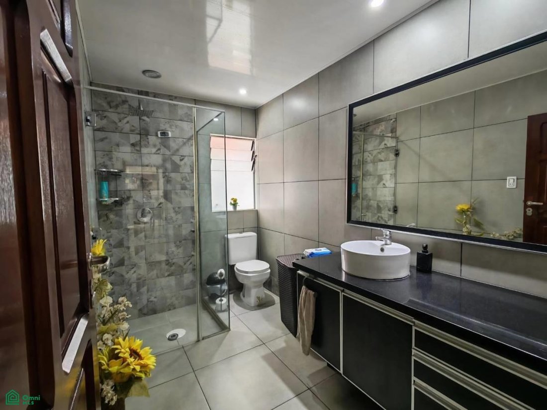 Casa en Santa Cruz de la Sierra, Departamento de Santa Cruz, Bolivia 3 - 17730854