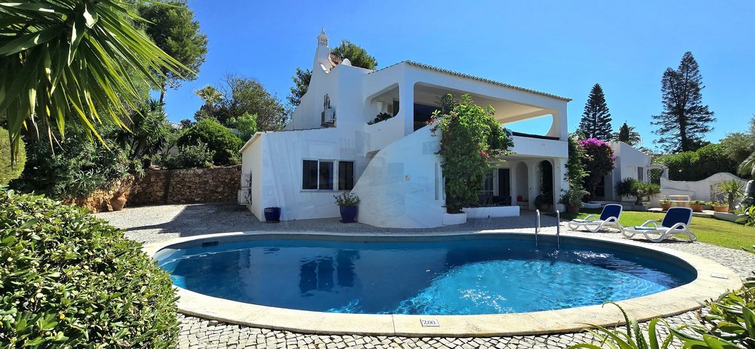 Villa in Carvoeiro, Algarve, Portugal 1 - 18677967