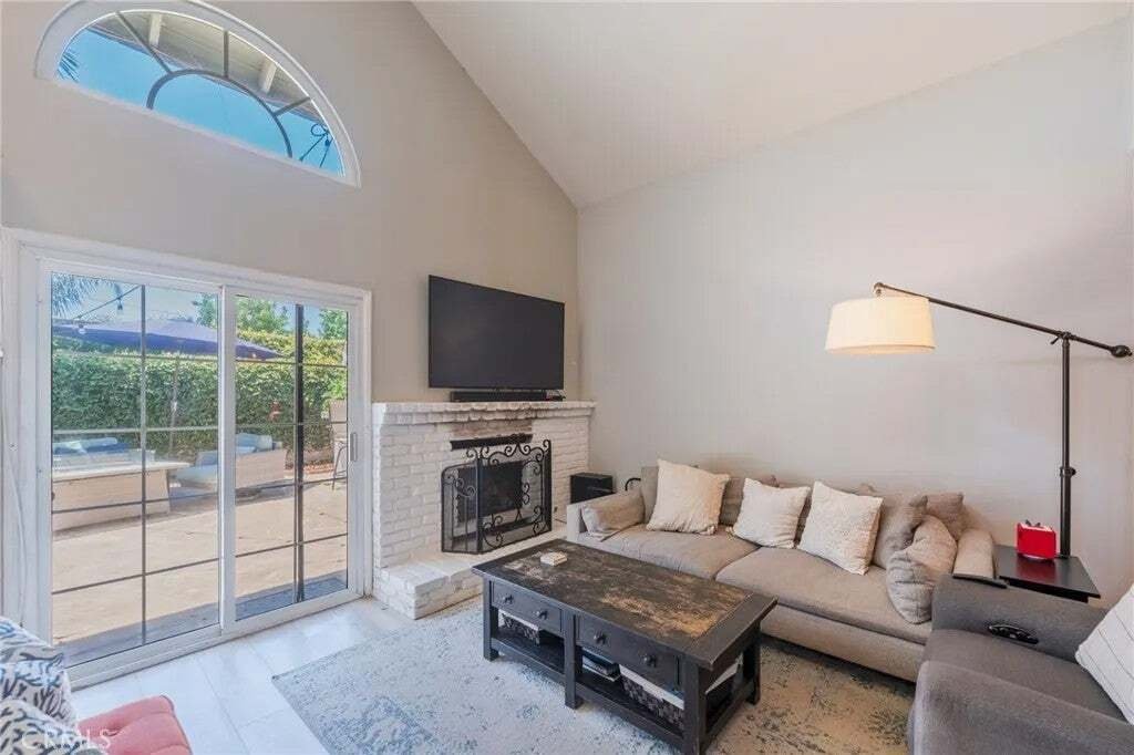 Condo in Costa Mesa, California, United States 5 - 18677020