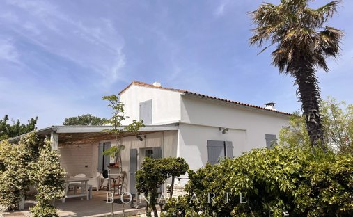 House in Saint-Clement-des-Baleines, Nouvelle-Aquitaine, France 1