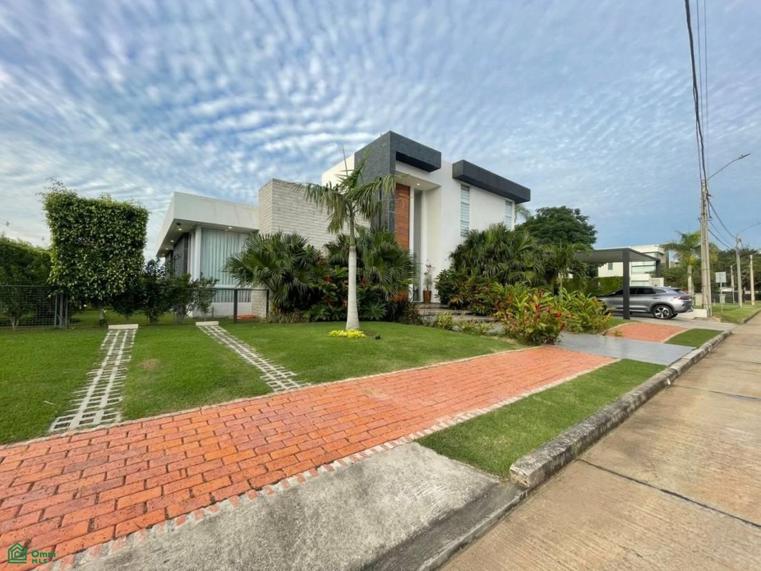 Townhouse in Santa Cruz de la Sierra, Santa Cruz Department, Bolivia 2 - 18125259