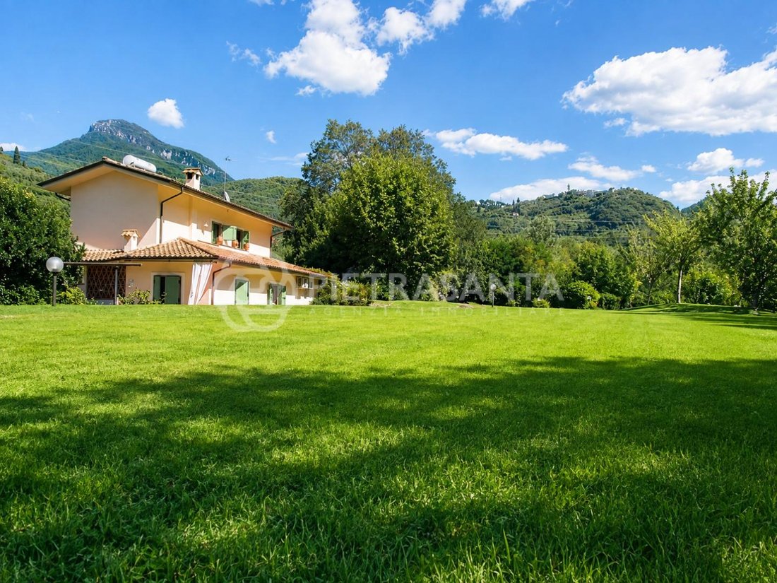 Villa in Strettoia-Capezzano-Valdicastello, Pietrasanta, Tuscany 2 - 18676793
