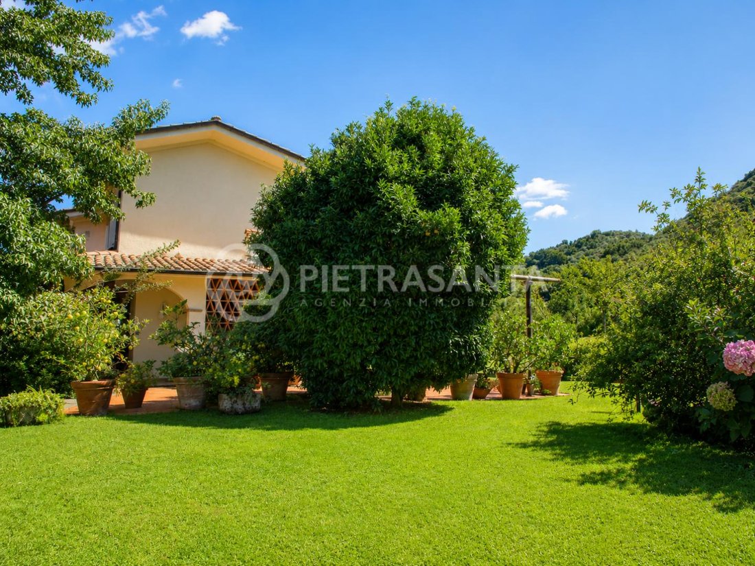 Villa in Strettoia-Capezzano-Valdicastello, Pietrasanta, Tuscany 5 - 18676793