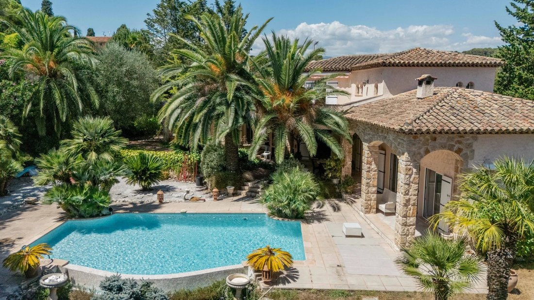 Villa in Mougins, Provence-Alpes-Côte d'Azur, France 2 - 18674764