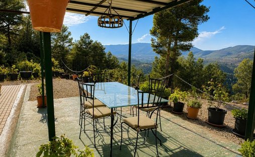 Country House in la Torre de les Macanes / Torremanzanas, Valencian Community, Spain 1