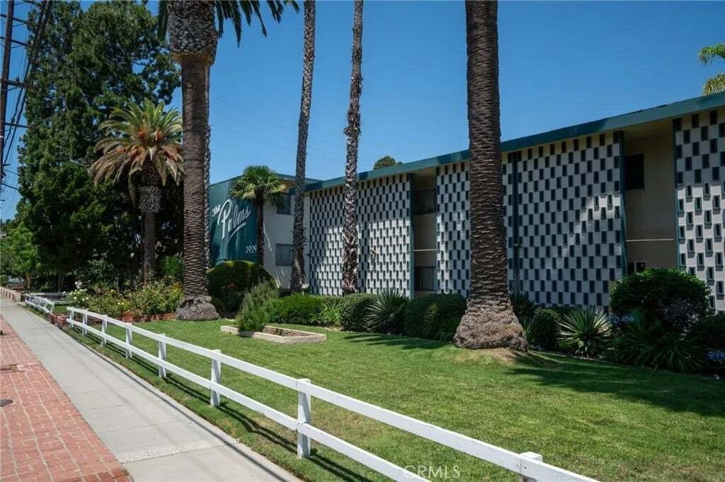 Torrance, California, United States 3 - 18677012