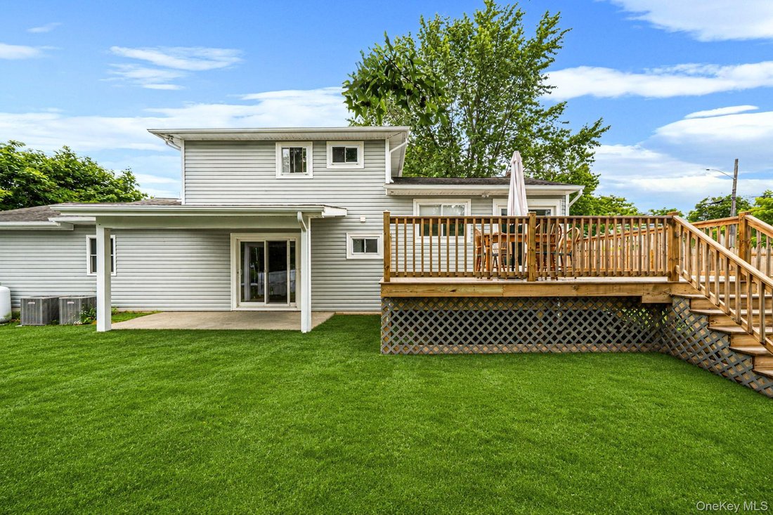 House in East Patchogue, New York, United States 4 - 18677423