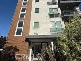 Los Angeles, California, United States 4 - 18676983