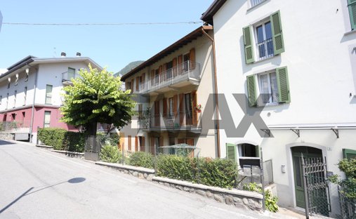 House in San Pellegrino Terme, Lombardy, Italy 1