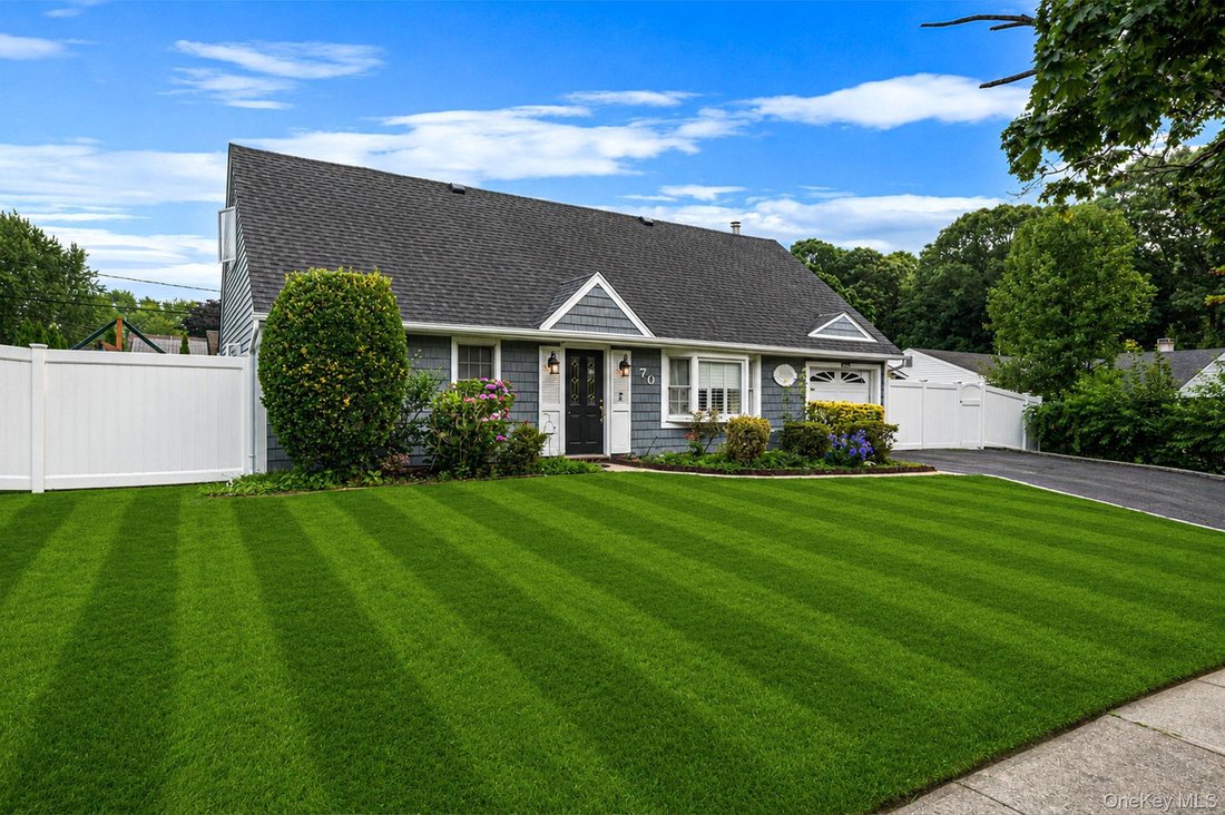 House in Port Jefferson Station, New York, United States 2 - 18677454