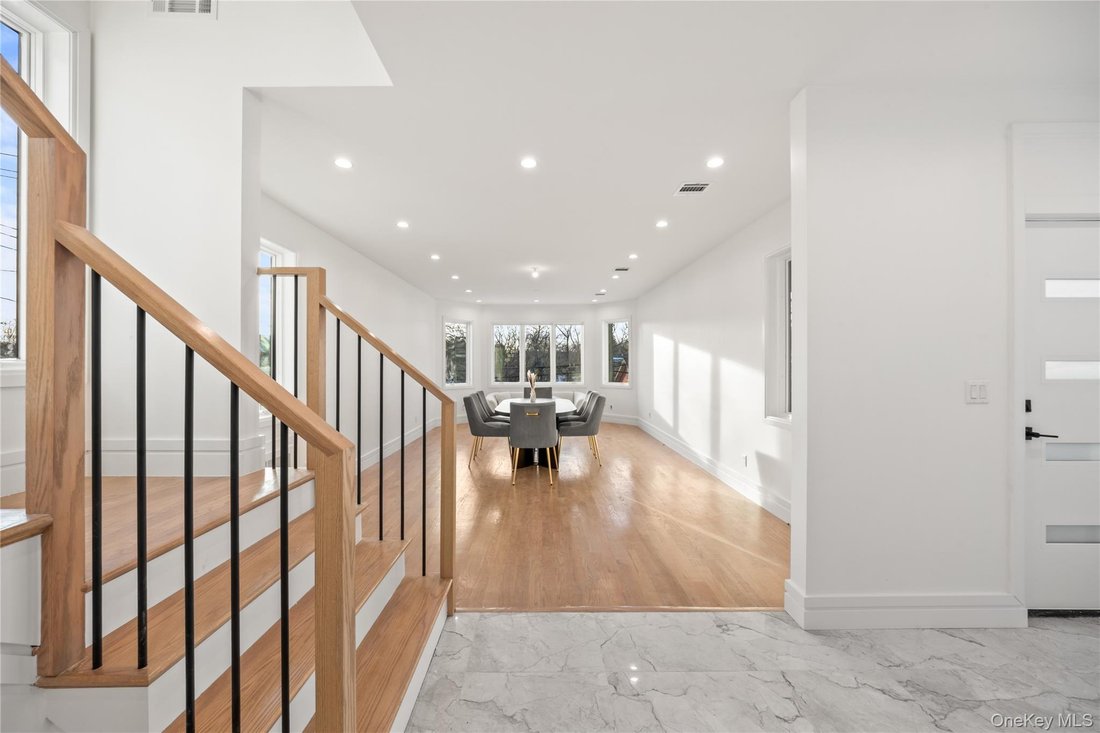 Condo in Spring Valley, New York, United States 5 - 18676099