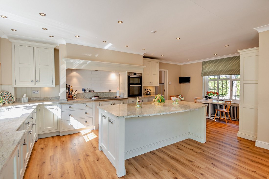 House in Sunningdale, England 5 - 18676260