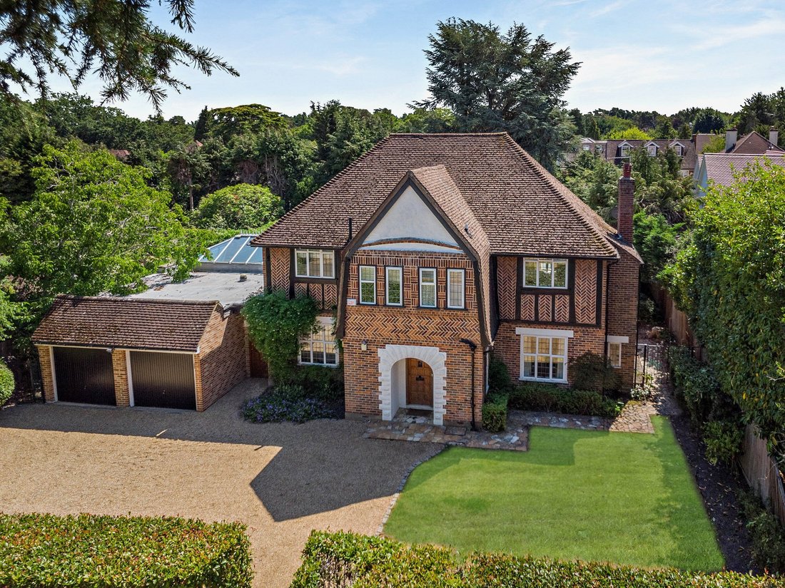 House in Sunningdale, England 1 - 18676260