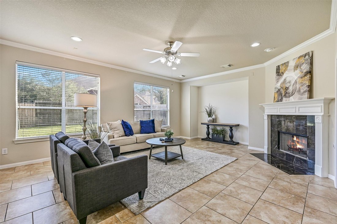 House in Friendswood, Texas, United States 4 - 18677307