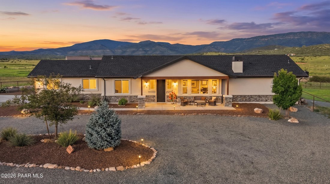 Prescott Valley, Arizona, United States 1 - 18675550