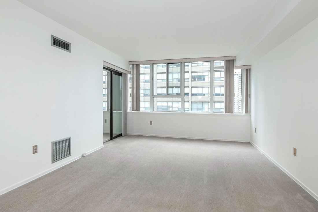 Condo in Toronto, Ontario, Canada 5 - 18678468