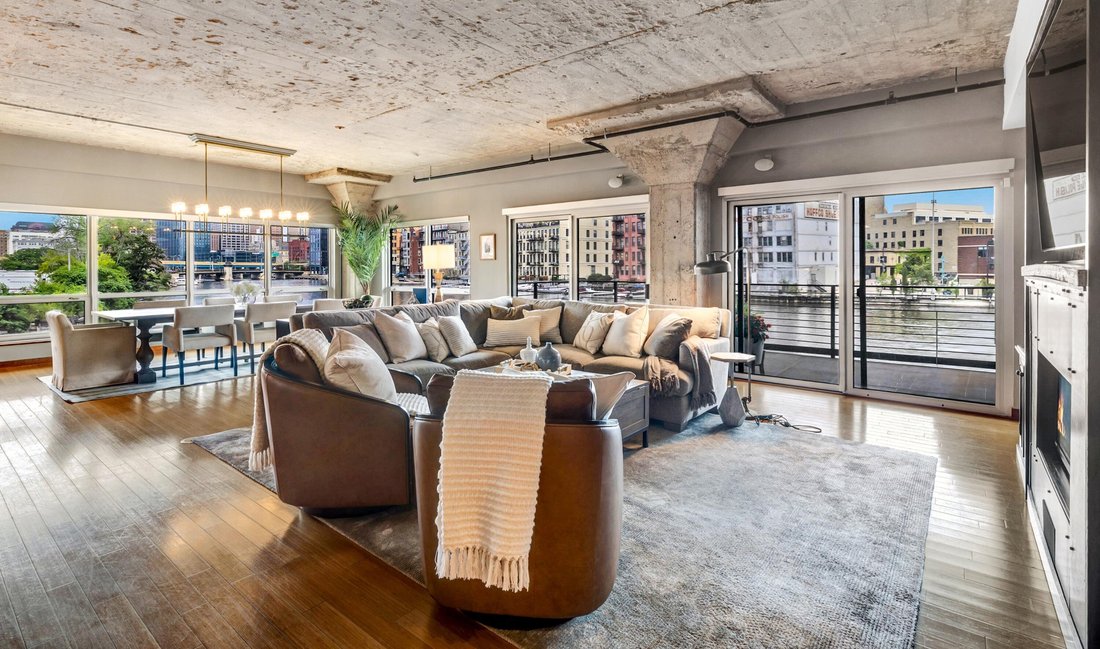 Condo in Milwaukee, Wisconsin, United States 4 - 18678661