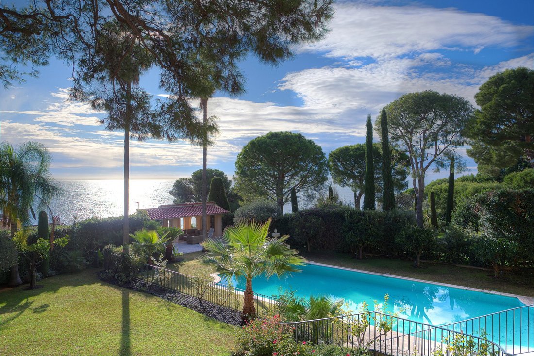 Villa in Saint-Jean-Cap-Ferrat, Provence-Alpes-Côte d'Azur, France 1 - 18674982