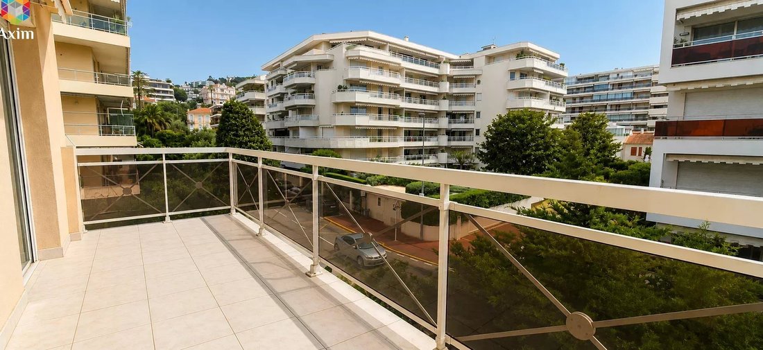 Apartment in La Source, Cannes, France 1 - 18675086