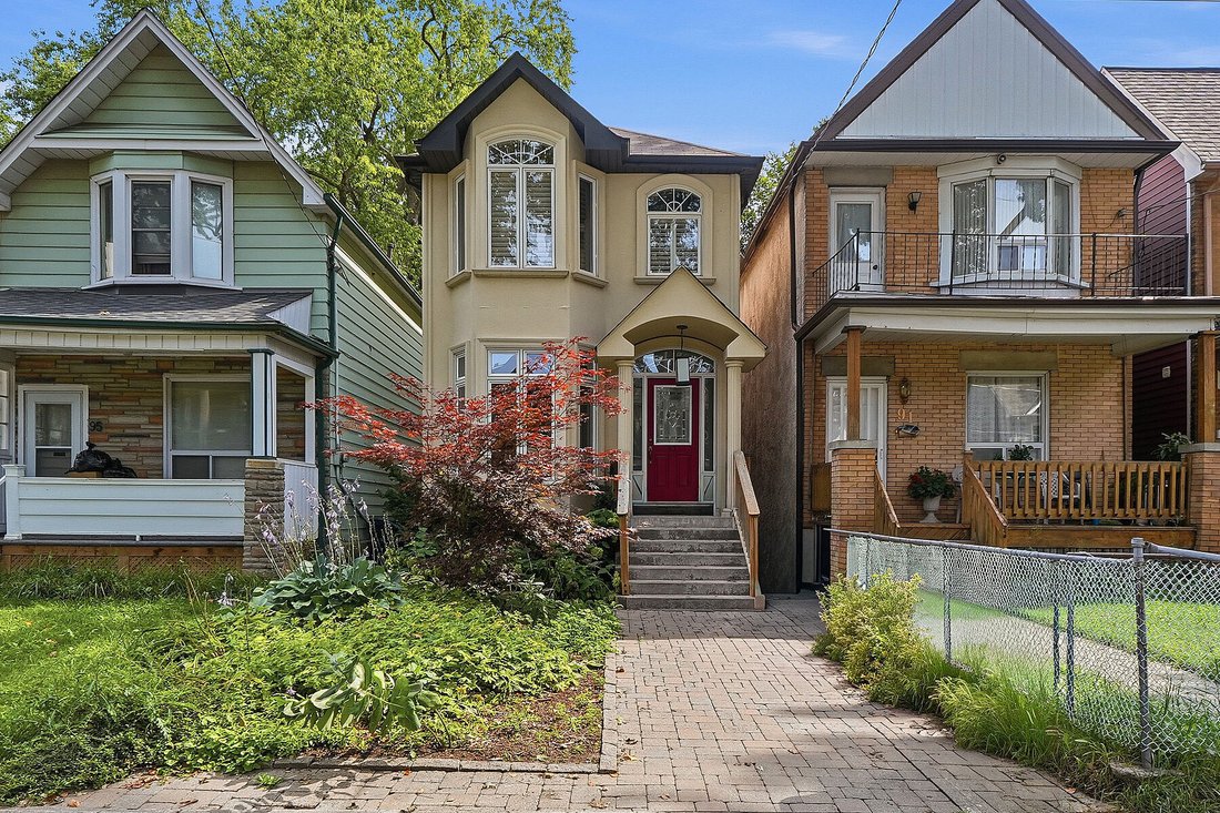 House in Toronto, Ontario, Canada 1 - 18675408