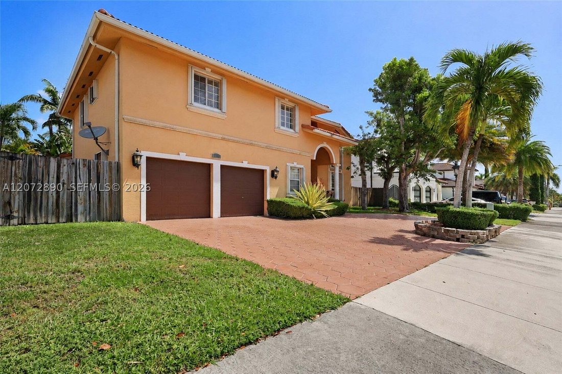 House in West Miami, Florida, United States 3 - 18676797